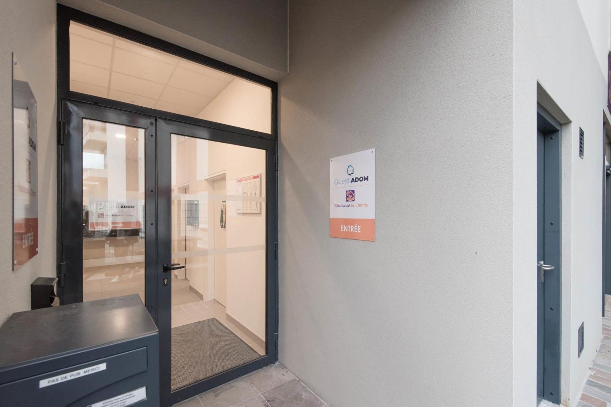 Theo - T2 Proche Gare Apartment Le Mans Bagian luar foto
